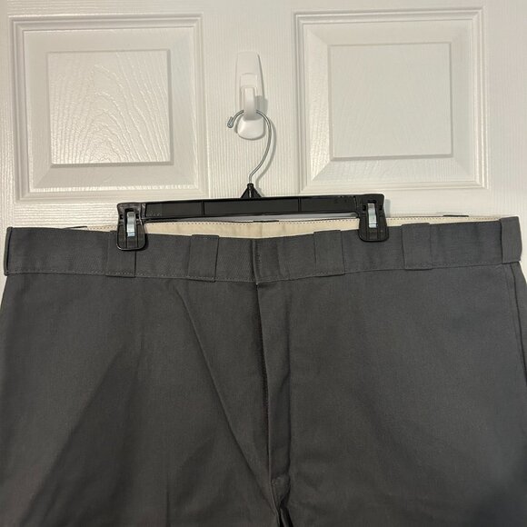 Dickies Relaxed Fit Pocket Work Shorts, sz 46 - Picture 3 of 10